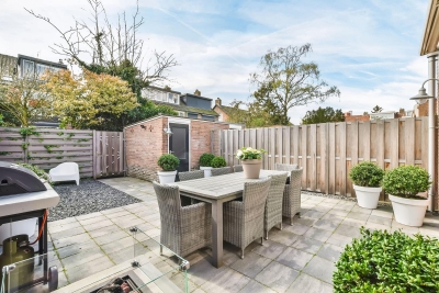 Zo kies je de perfecte tuintafel 